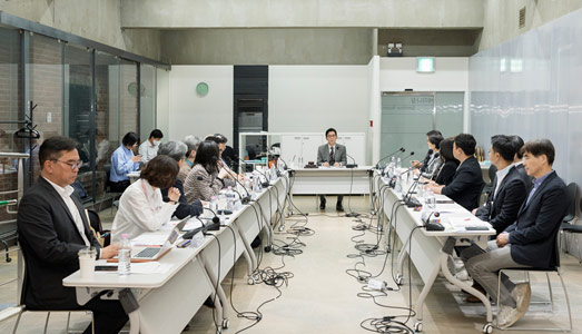 제9대 한국문화예술위원회 위원장에 이범헌 교수 선출
